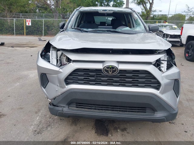 Toyota RAV4 LE 2020 2T3H1RFV8LC040836 Image 12