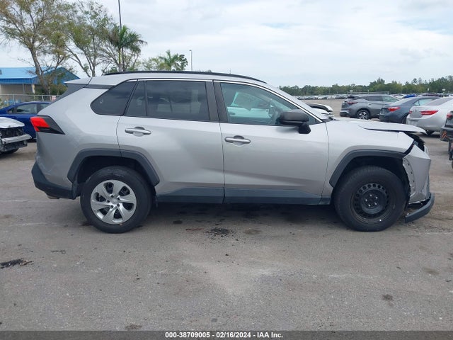 Toyota RAV4 LE 2020 2T3H1RFV8LC040836 Image 13