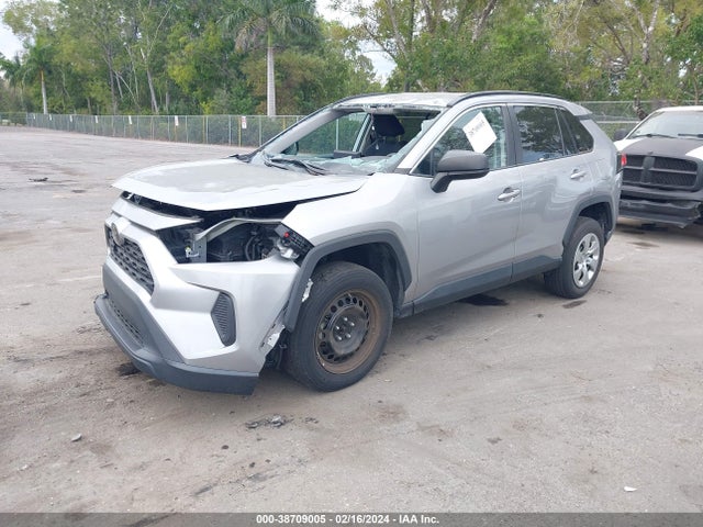 Toyota RAV4 LE 2020 2T3H1RFV8LC040836 Image 2