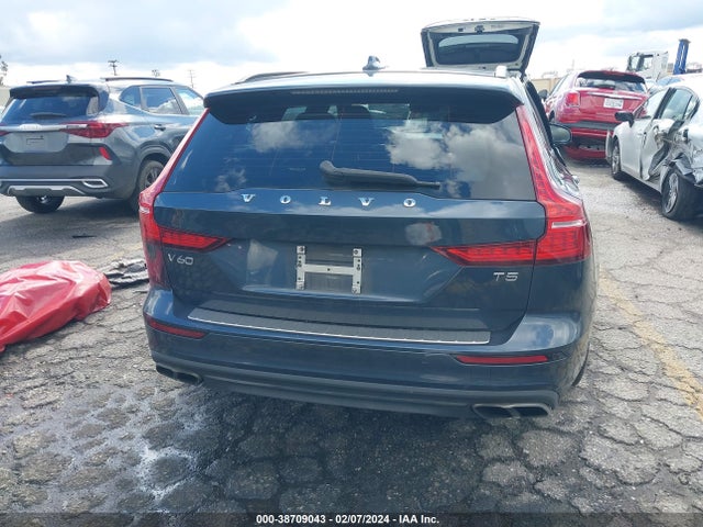 Volvo V60 T5 Momentum 2020 YV1102EK6L2394858 Image 16