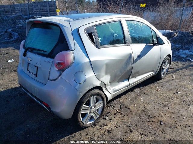 Chevrolet Spark 1lt Cvt 2015 KL8CD6S97FC736594 Image 4