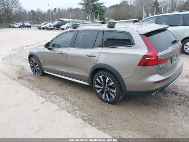 YV4102WK4L1037220 Volvo V60 Cross Country T5