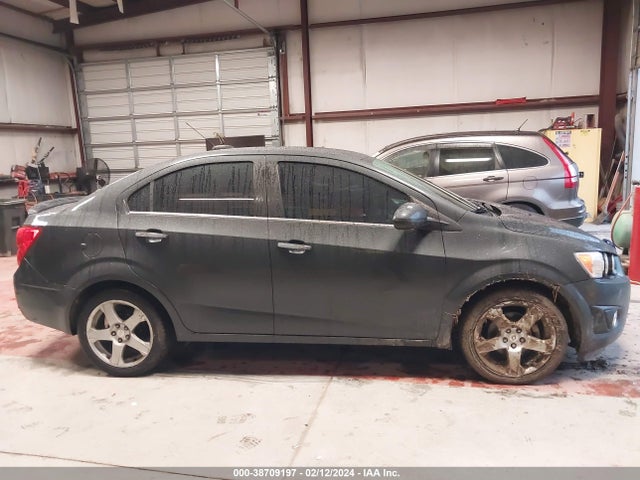 Chevrolet Sonic Ltz Auto 2015 1G1JE5SB3F4205260 Image 13