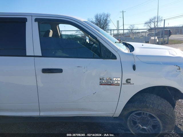 RAM 2500 Tradesman  4x4 8' Box 2018 3C6UR5HL5JG307834 Image 14