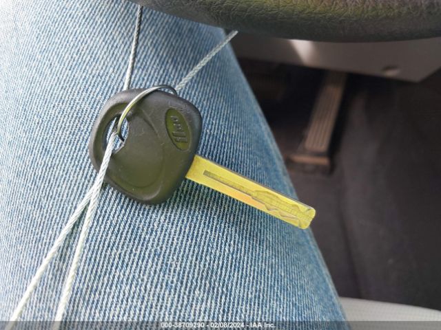 5XYKT3A60FG658084 KIA SORENTO LX