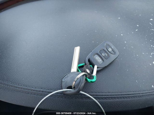 5XYPG4A57GG104484 KIA Sorento 3.3l Lx