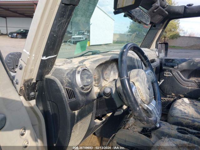 2017 JEEP WRANGLER 1C4AJWAG5HL584051 Photo 5