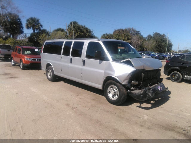 Chevrolet Express 3500 Ls 2015 1GAZGZFFXF1262834 Image 13