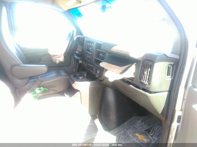 Chevrolet Express 3500 Ls 2015 1GAZGZFFXF1262834 Image 5