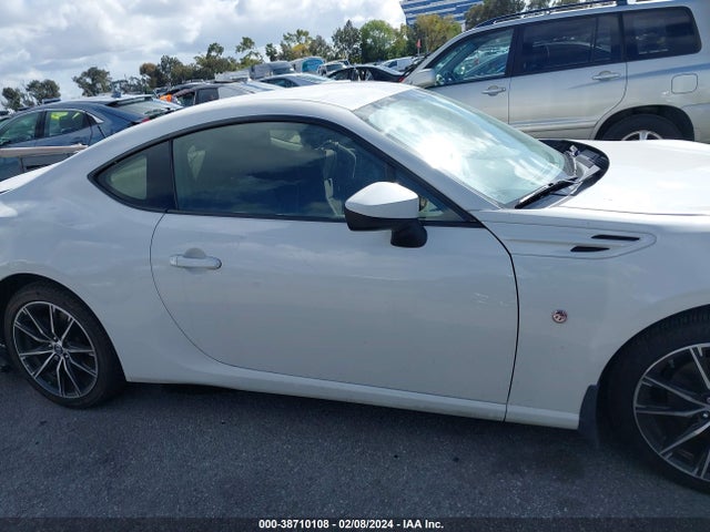 Toyota 86 2017 JF1ZNAA13H8706372 Image 14