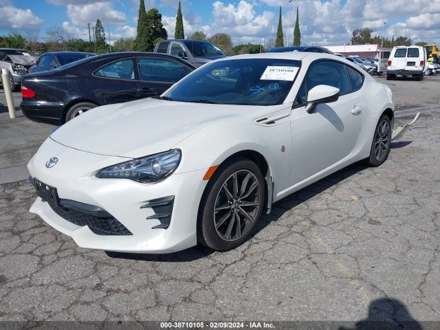 Toyota 86 2017 JF1ZNAA13H8706372 Image 2