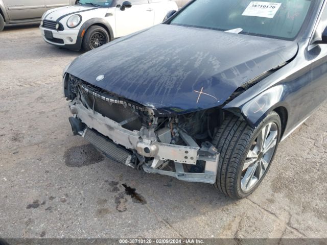 55SWF4JBXFU055483 Mercedes-Benz C 300 Luxury/sport