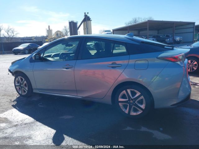 JTDKARFU0G3510037 Toyota Prius Three Touring