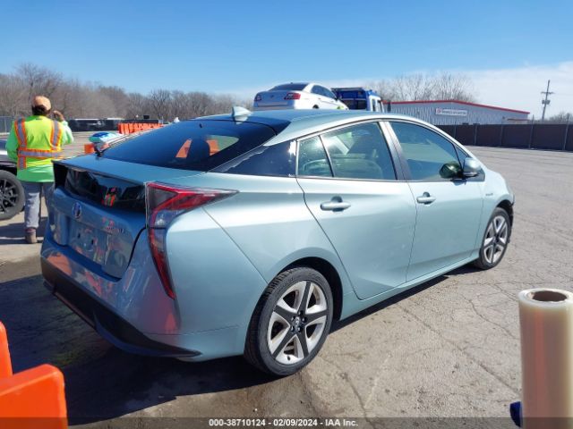 JTDKARFU0G3510037 Toyota Prius Three Touring