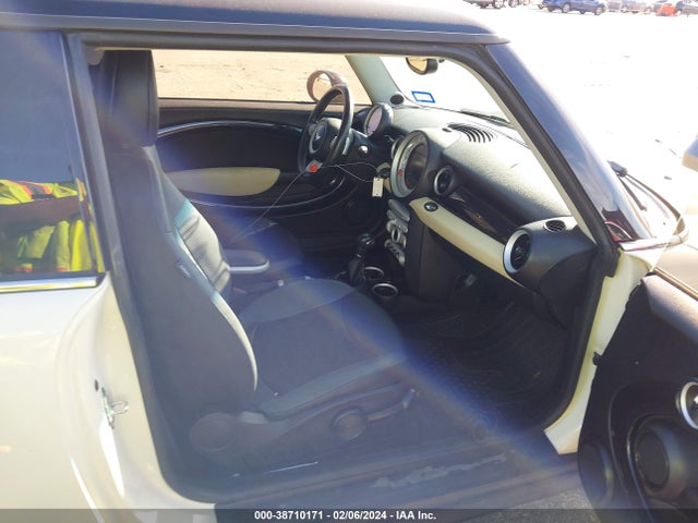 2007 MINI COOPER WMWMF33527TT56450 Photo 4