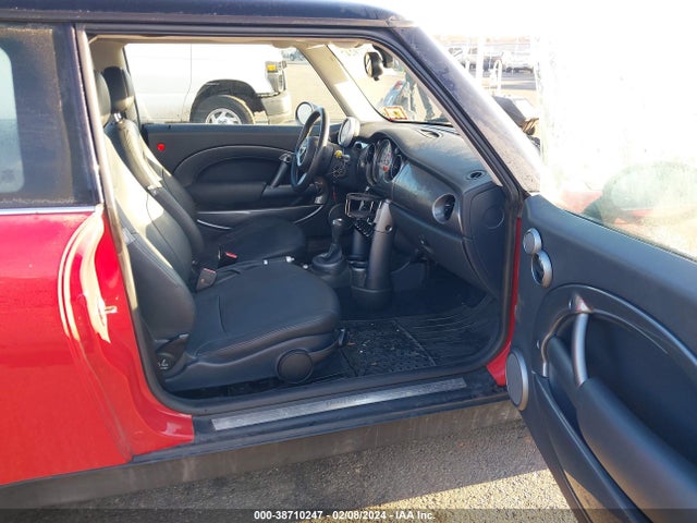 2005 MINI COOPER WMWRC33575TJ73332 Photo 4