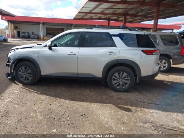 5N1DR3BA0RC223516 Nissan Pathfinder Sv Fwd