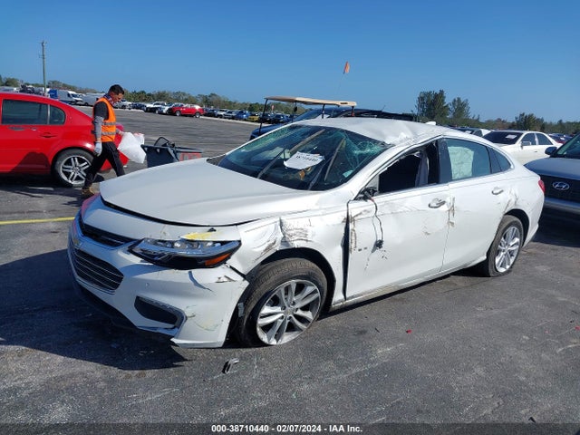 Chevrolet MALIBU LT 2018 1G1ZD5STXJF233701 Image 2
