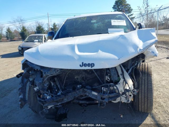 1C4RJFAG2JC502057 Jeep Grand Cherokee Upland 4x4