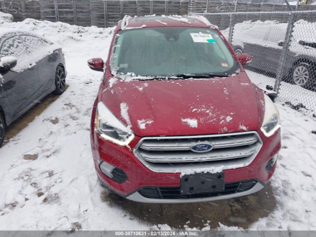 1FMCU9J97HUA30986 Ford Escape Titanium