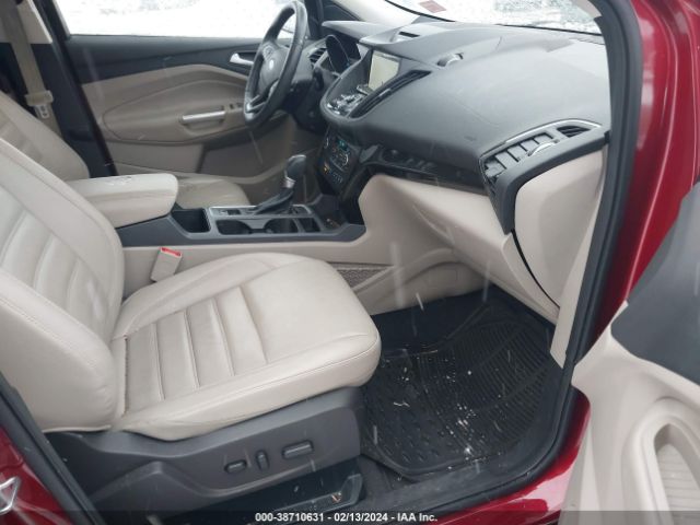 1FMCU9J97HUA30986 Ford Escape Titanium