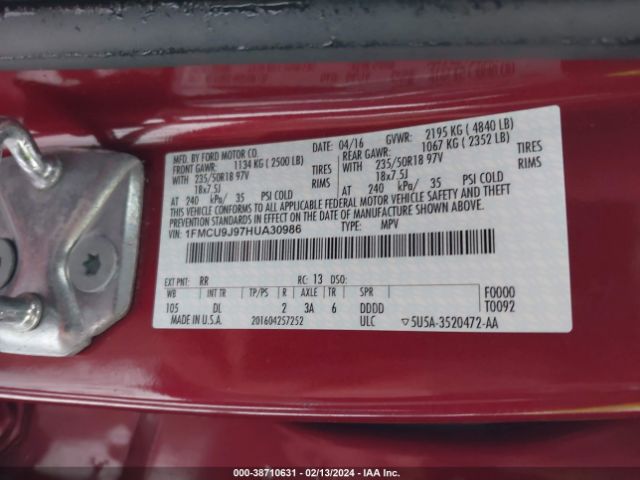 1FMCU9J97HUA30986 Ford Escape Titanium