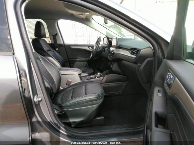 1FMCU9CZ4MUA90537 Ford Escape Sel Hybrid