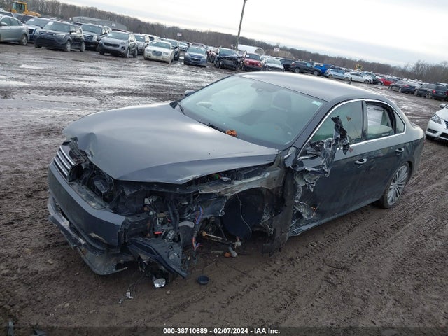 1VWBT7A38FC004142 Volkswagen Passat 1.8t Sport