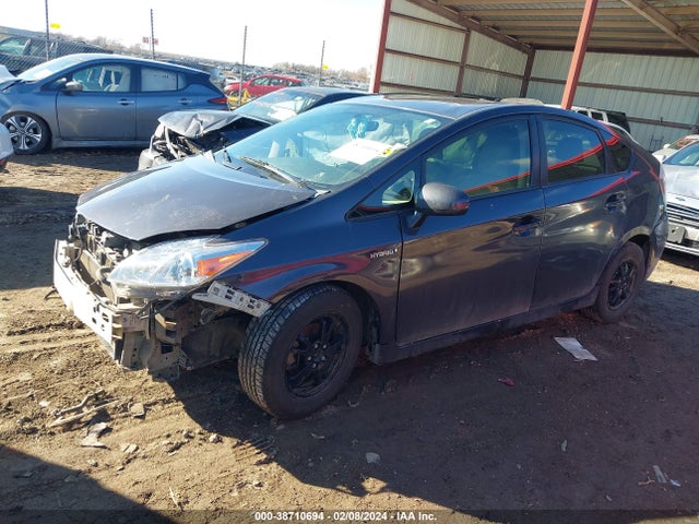 Toyota Prius Two 2014 JTDKN3DU1E1803619 Image 2