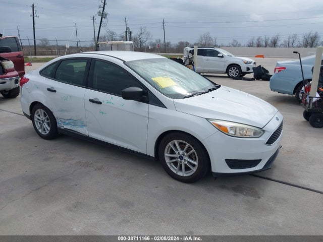 2016 FORD FOCUS S VIN: 1FADP3E24GL404720