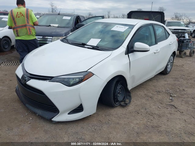 Toyota COROLLA LE 2019 5YFBURHE8KP934840 Image 2