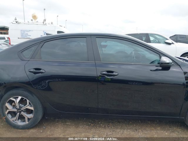 3KPF24AD5ME368717 KIA Forte Lxs