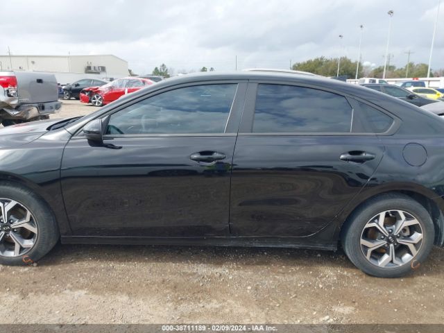 3KPF24AD5ME368717 KIA Forte Lxs