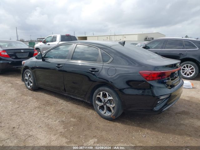 3KPF24AD5ME368717 KIA Forte Lxs