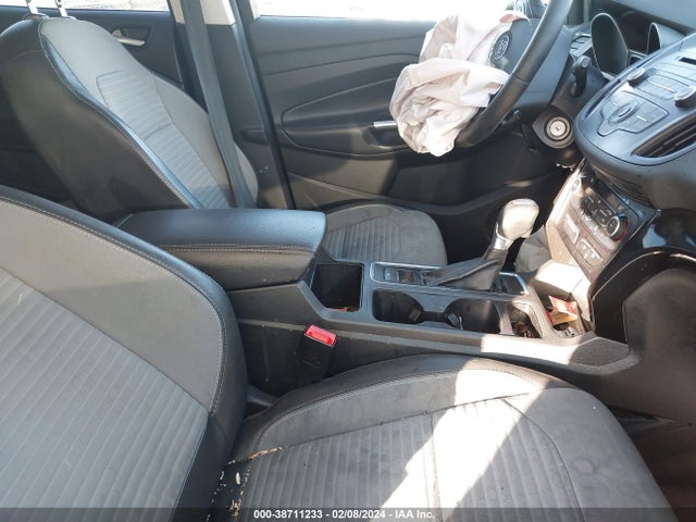 1FMCU9GD8JUD08246 Ford ESCAPE SE