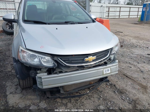 Chevrolet Sonic Premier Auto 2018 1G1JF5SB3J4107917 Image 12