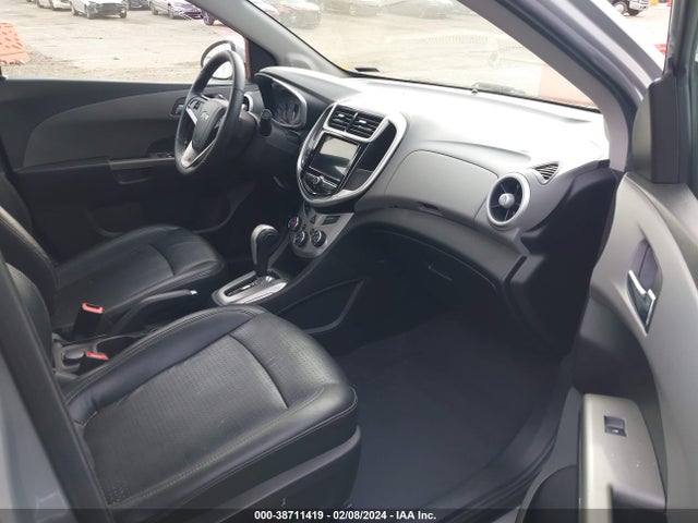 Chevrolet Sonic Premier Auto 2018 1G1JF5SB3J4107917 Image 5