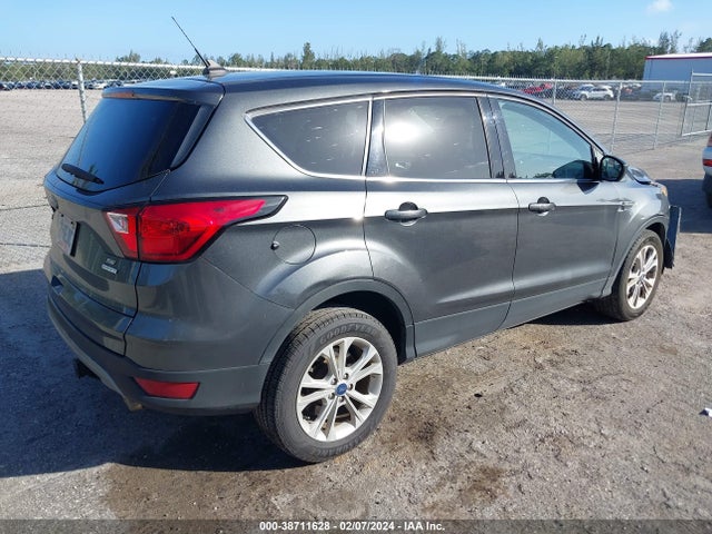 2019 FORD ESCAPE SE VIN: 1FMCU0GD4KUB84540
