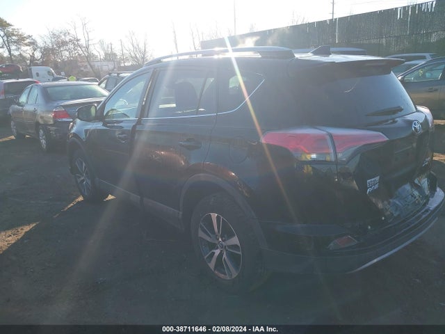Toyota Rav4 Xle 2018 2T3RFREV7JW735098 Image 3