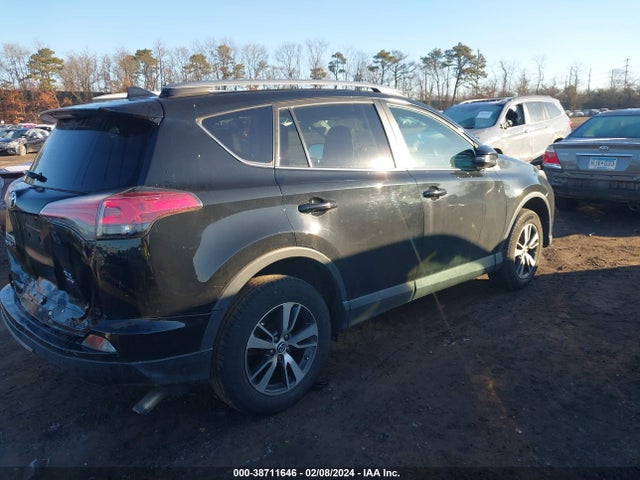 Toyota Rav4 Xle 2018 2T3RFREV7JW735098 Image 4