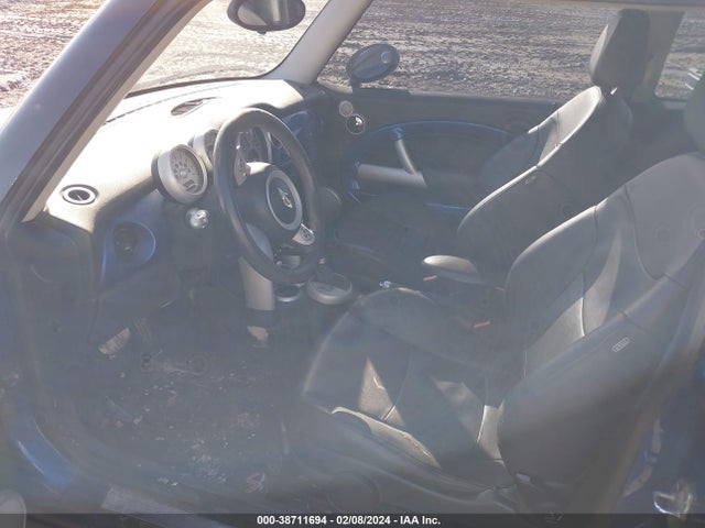 2005 MINI COOPER S WMWRE33525TG97310 Photo 4