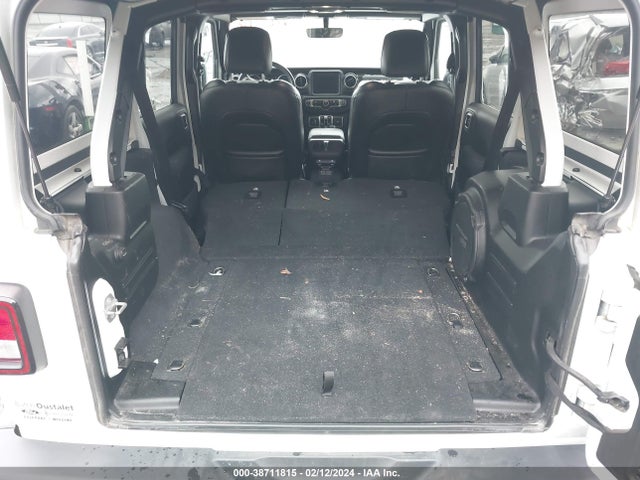1C4HJXEN8MW731520 Jeep Wrangler Unlimited Sahara Altitude 4x4
