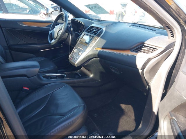 5LMCJ3D90HUL22140 Lincoln Mkc Reserve