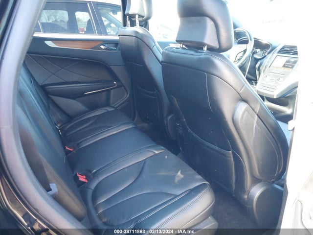 5LMCJ3D90HUL22140 Lincoln Mkc Reserve