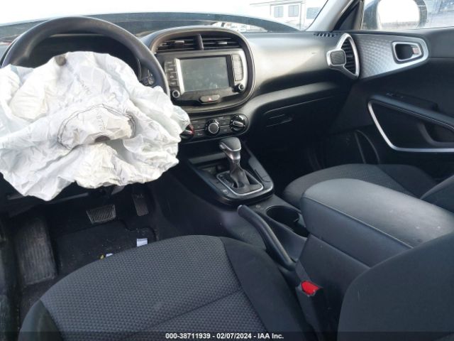 KNDJ23AU8L7113448 KIA SOUL LX