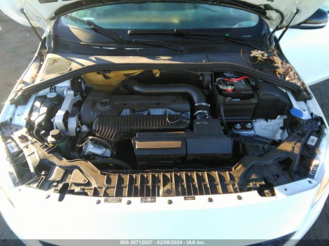YV4612HK8G1003271 Volvo V60 Cross Country T5