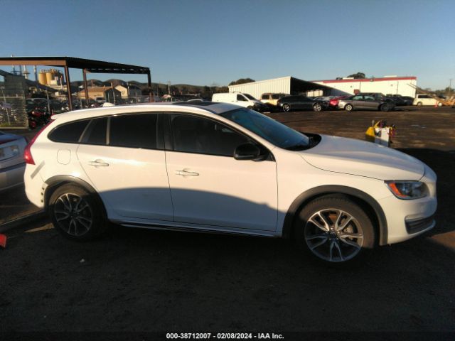 YV4612HK8G1003271 Volvo V60 Cross Country T5