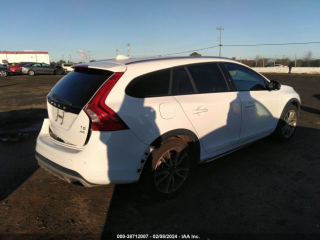 YV4612HK8G1003271 Volvo V60 Cross Country T5