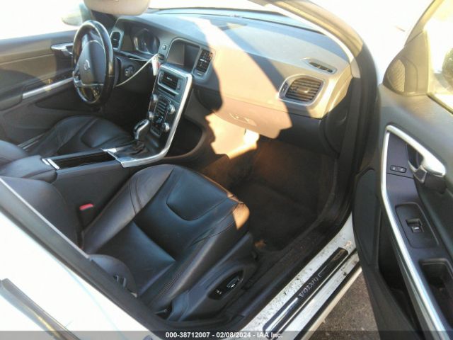 YV4612HK8G1003271 Volvo V60 Cross Country T5