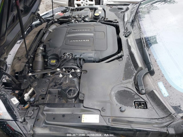 2017 JAGUAR F-TYPE SAJWA6AT2H8K38059 Photo 9